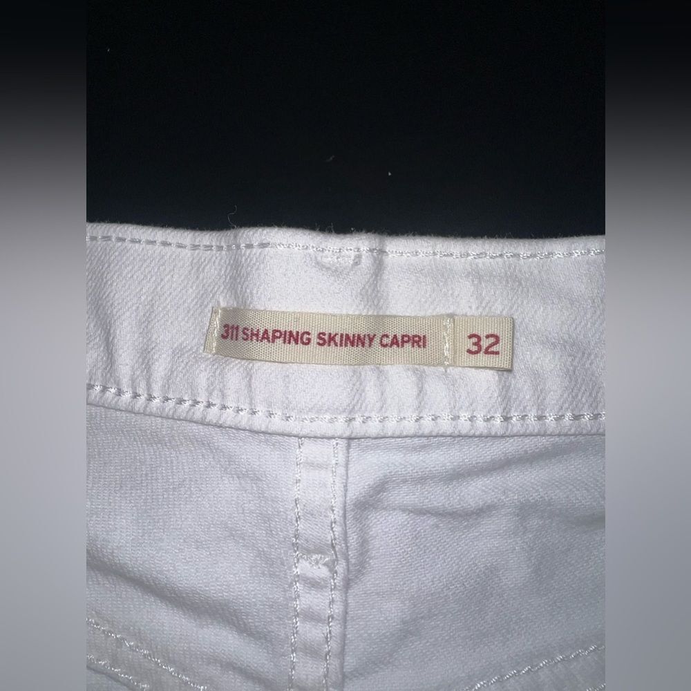 Levi's Solid White 311 Shaping Denim Jean Capris Size 32 EUC - Picture 5 of 8